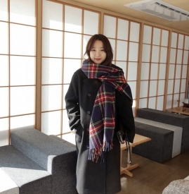 格子围巾怎么搭配 格子围巾搭配什么衣服
