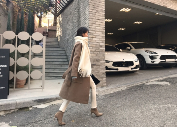 什么颜色的围巾最百搭 什么颜色的围巾好搭衣服