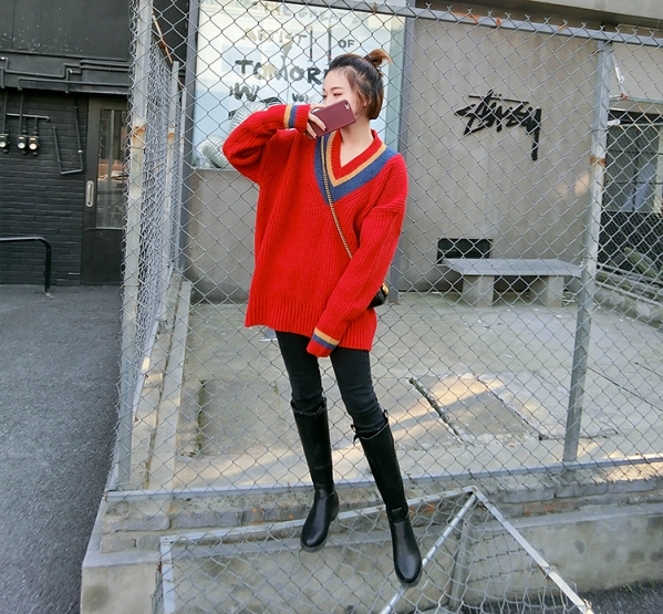 大红色毛衣怎么搭配 红色毛衣搭配