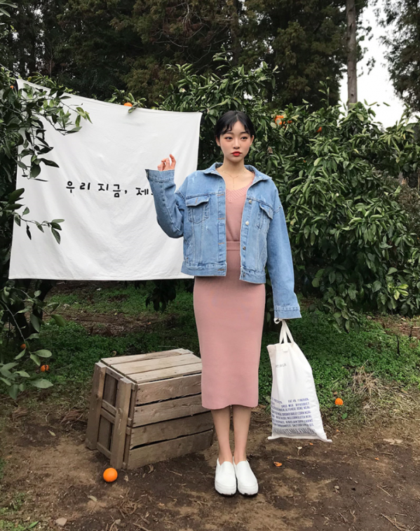 牛仔外套搭配裙子图片 女生牛仔外套搭配裙子