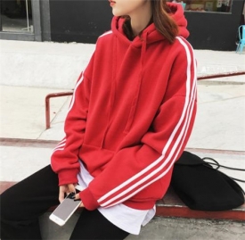 春季卫衣怎么搭配好看
