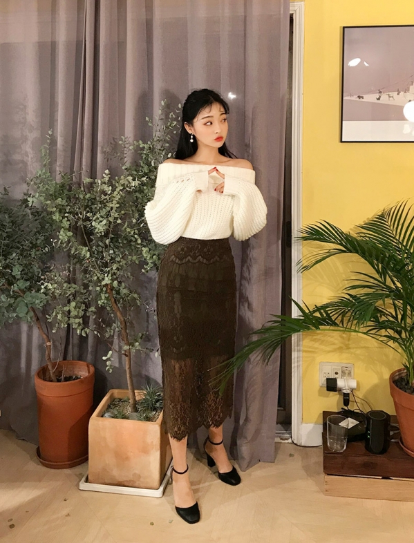 蕾丝中长款半身裙搭配 蕾丝中长裙配什么上衣