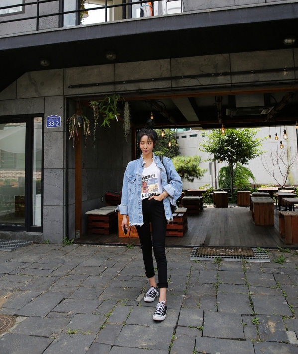 牛仔外套搭配什么裤子 牛仔外套搭配图片