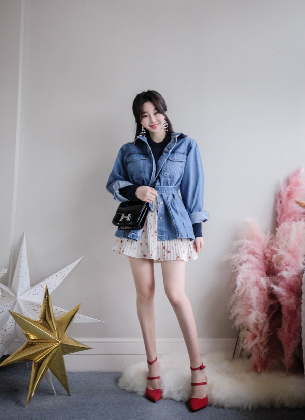 牛仔外套搭配什么裙子好看 牛仔外套搭配裙子图片