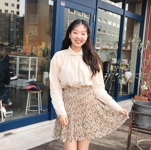 衬衫搭配什么裙子好看 衬衫配裙子的图片