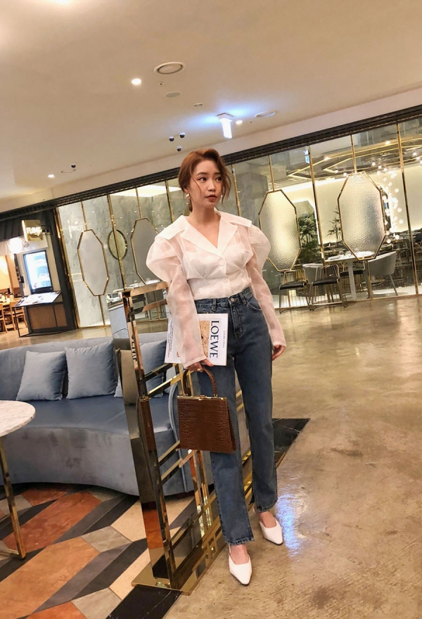 直筒牛仔裤搭配什么上衣 宽松直筒牛仔裤搭配女