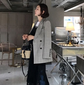 蕾丝裙搭配什么外套 穿蕾丝裙搭配什么外套