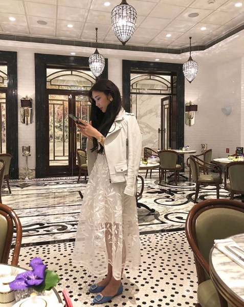 蕾丝连衣裙搭配什么外套 蕾丝连衣裙穿什么外套