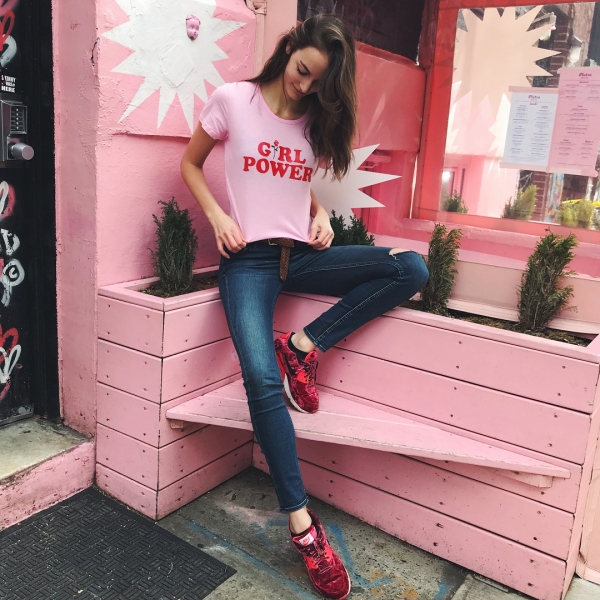 T恤搭配什么裤子女 T恤搭配怎么搭配裤子好看
