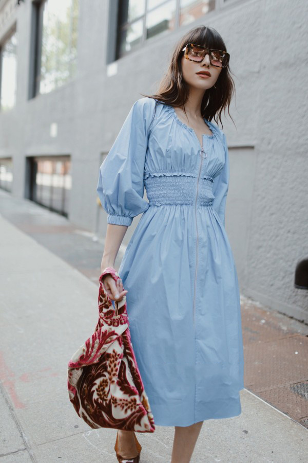 夏天穿什么颜色的衣服好看 女生夏天穿什么颜色