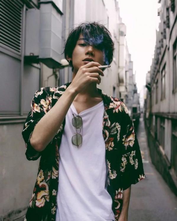 印花衬衣男 印花衬衫怎么搭配