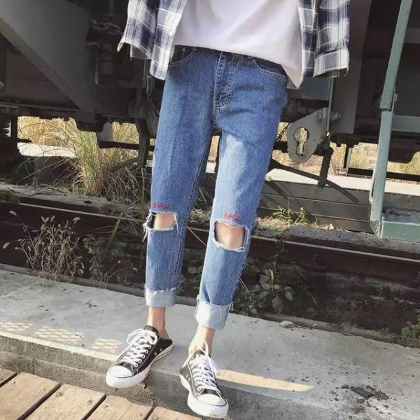 穿乞丐裤怎么搭配