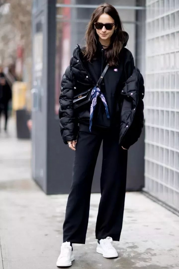 冬季阔腿裤搭配羽绒服 冬天最保暖的时髦CP搭配