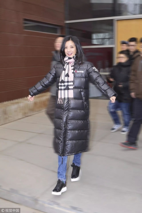 长款羽绒服搭配图片    今年整个娱乐圈都开始穿羽绒服了吗