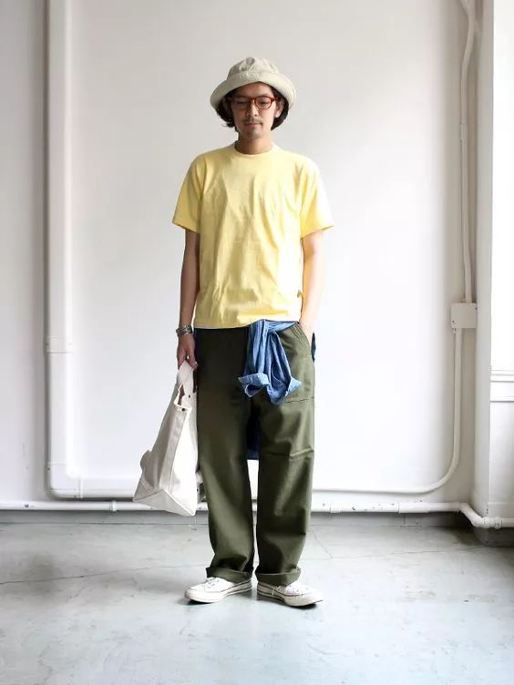 t恤衬衫搭配 男生秋天穿衣搭配