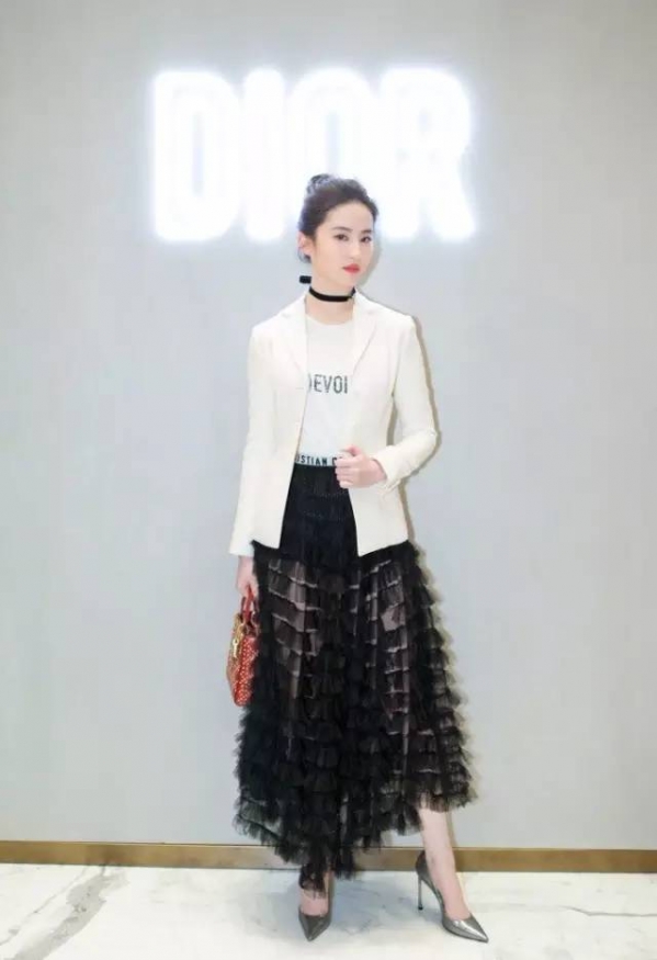女小西装搭配