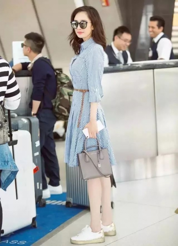 运动鞋配什么裙子好看