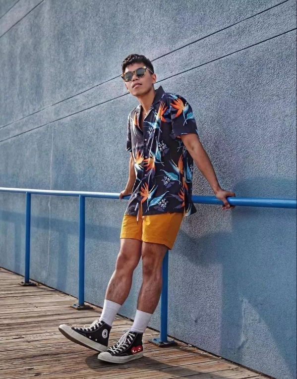 皮肤黑的男生穿什么颜色好看 皮肤黑的男生穿衣搭配