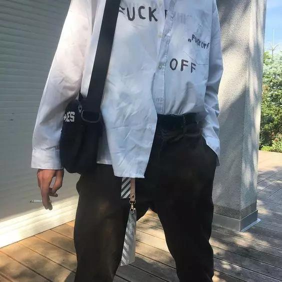 夏季logot恤 字母t恤搭配