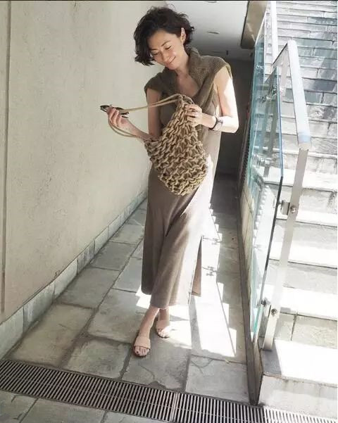 成熟女性穿着搭配 职场女性着装图片
