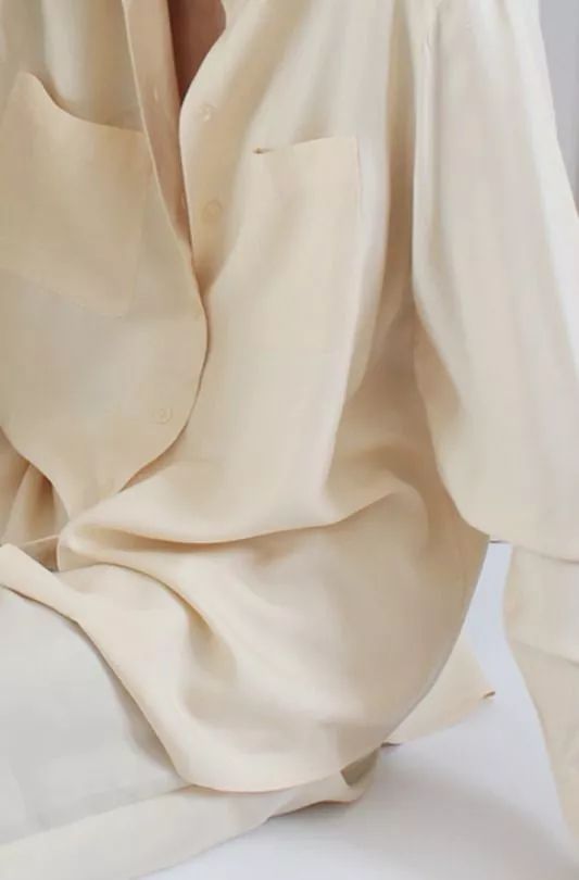 今年流行穿什么颜色的衣服 夏天穿什么颜色的衣服好看