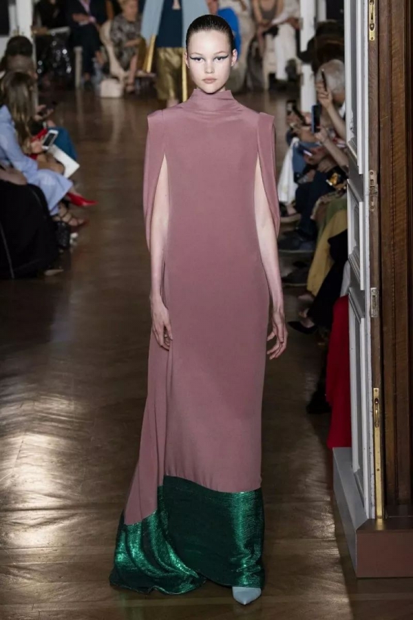 莫兰迪色衣服 2025秋冬流行色