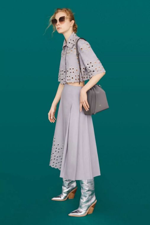 莫兰迪色衣服 2025秋冬流行色
