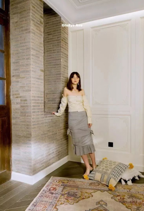 莫兰迪色衣服 2025秋冬流行色