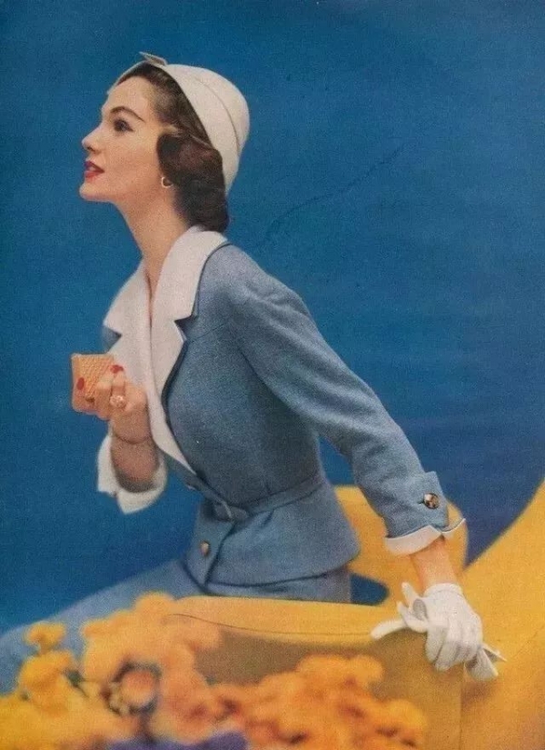 莫兰迪色衣服 2025秋冬流行色