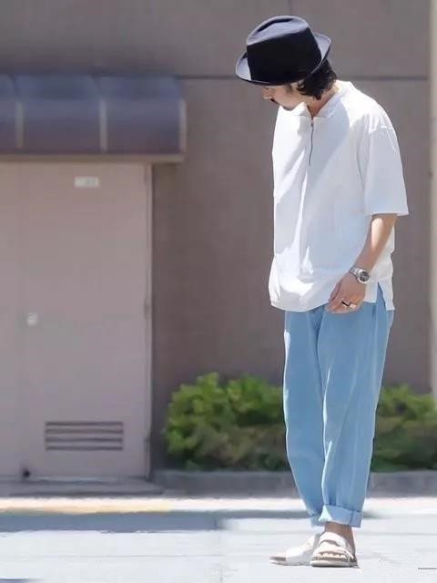男生凉鞋搭配