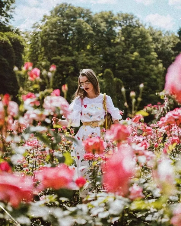 给女生拍照技巧与角度 给女生拍照怎么显得高
