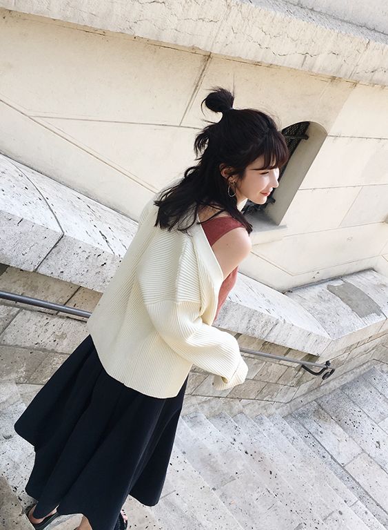 秋天针织衫怎么搭配衣服 2025最流行的针织衫