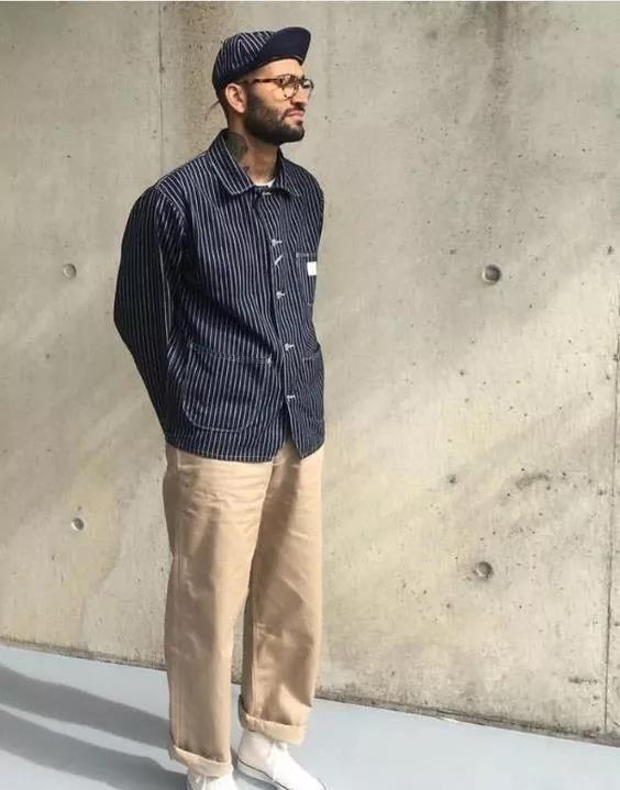 秋天男生穿什么颜色的衣服好看 今年秋天流行什么颜色衣服