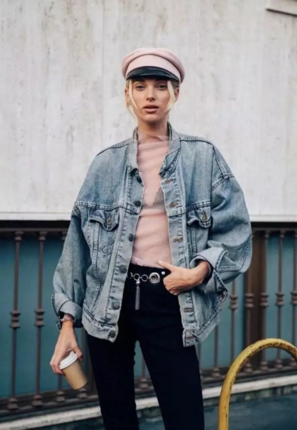 牛仔衣怎么搭配好看女 秋天穿什么衣服好看图片