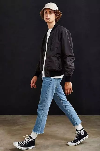 男生秋天适合穿什么衣服好看 牛仔单品怎么搭配