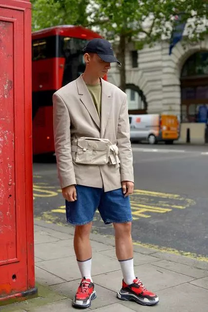 男生秋天适合穿什么衣服好看 牛仔单品怎么搭配