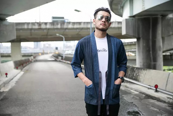 男生秋天适合穿什么衣服好看 牛仔单品怎么搭配