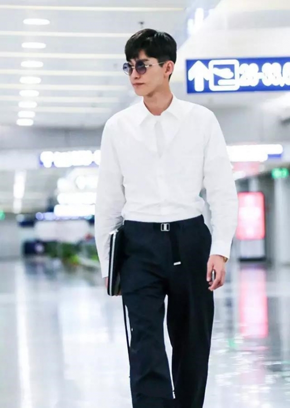 秋天型男搭配图片 秋天男生穿什么好看