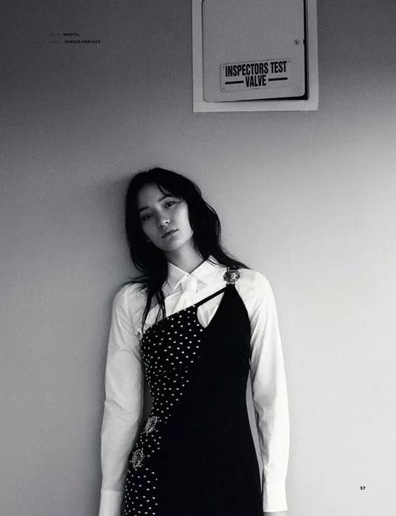 秋天吊带裙搭什么衣服 女生秋天怎么穿衣服