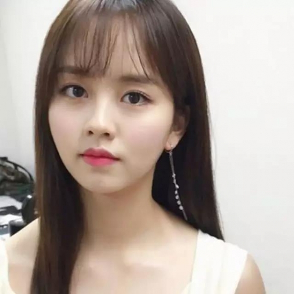 今年秋冬流行的女生发型 秋天女生什么发型好看