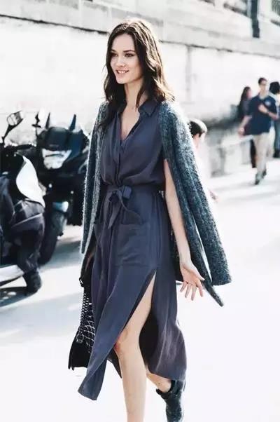 女生秋天毛衣外套怎么搭配 女生秋天穿什么衣服好看