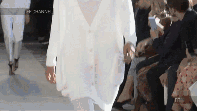 女生针织衫怎么搭配衣服 秋冬穿什么衣服好看