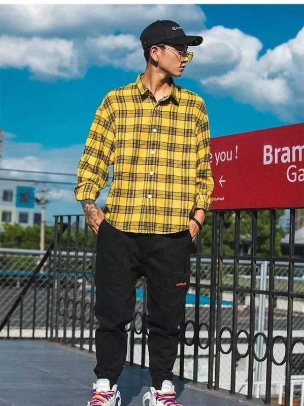 秋季男生衬衣怎么穿好看 秋天男生穿什么衣服好看