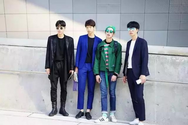 男生秋冬穿什么颜色衣服好看 今年秋冬流行什么颜色衣服