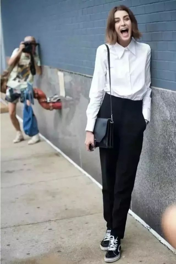 女生秋天穿什么裤子好看 秋冬适合穿什么裤子