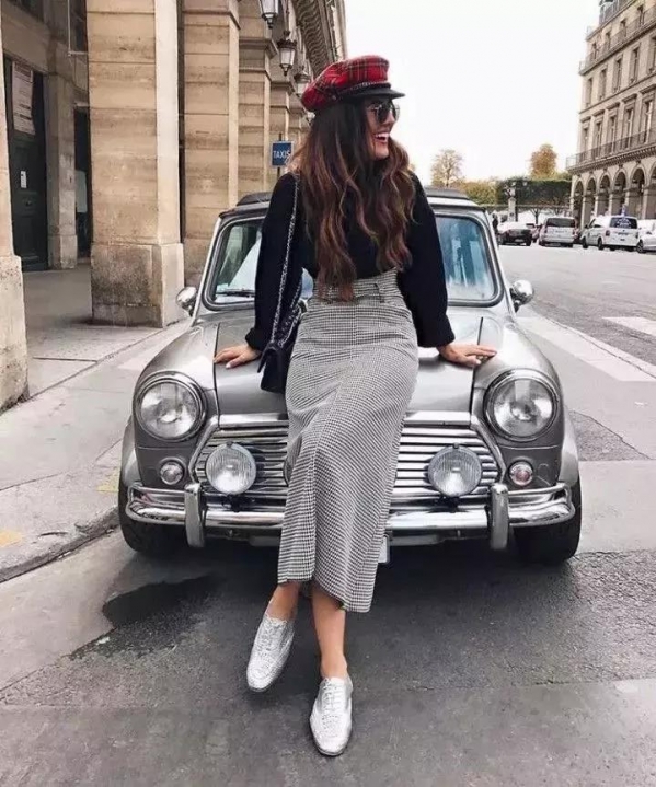 女生秋冬适合穿什么裙子 女生秋冬穿什么裙子好看