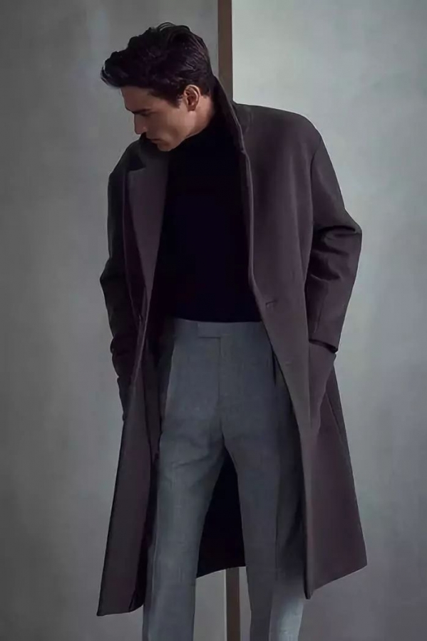 男士大衣怎么搭配好看 秋冬男生穿什么衣服怎么搭配
