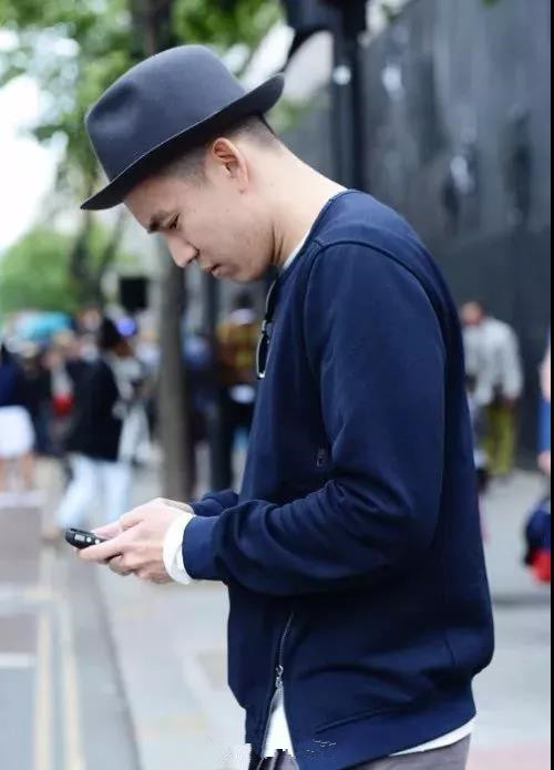 男生针织开衫怎么搭配好看 穿上它既是暖男也是型男