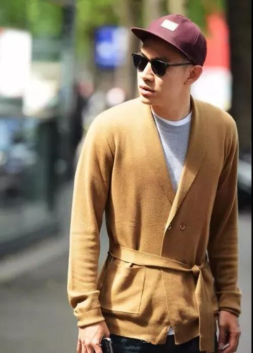 男生针织开衫怎么搭配好看 穿上它既是暖男也是型男
