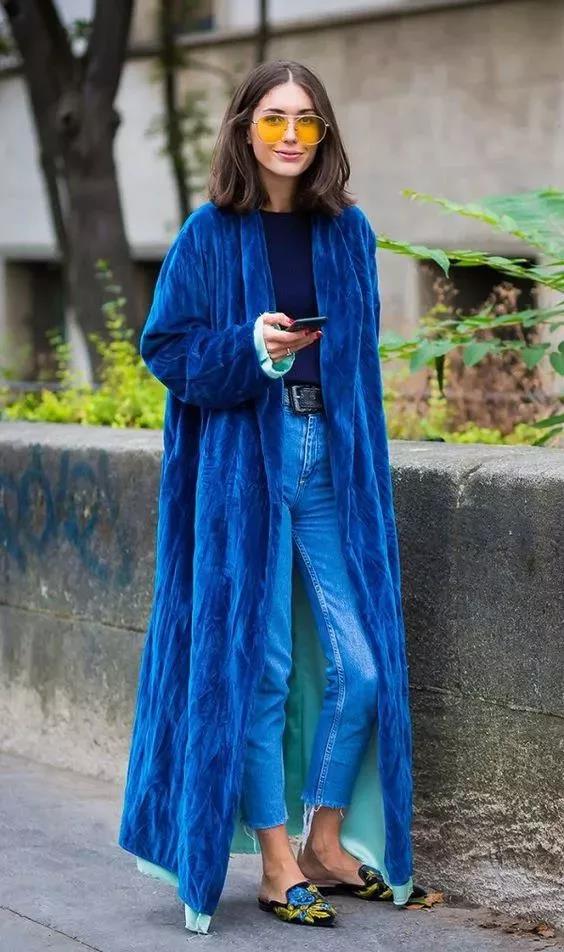 女生冬天穿什么颜色好看 今年冬天流行穿什么颜色衣服